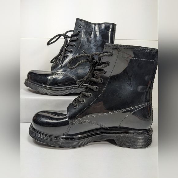 Shiny black rubber lace up short combat boot only worn once - Picture 3 of 8